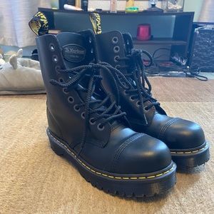 Dr. Martens Boots Women’s 8 / Men’s 7
